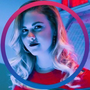 Meet your Posher, Claudia